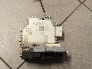 bontott AUDI A4 B8 Jobb első Ajtózár