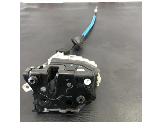 bontott AUDI A4 B8 Jobb első Ajtózár