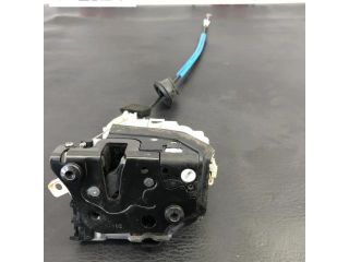 bontott AUDI A4 B8 Jobb első Ajtózár