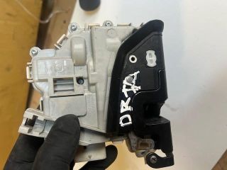 bontott AUDI A4 B8 Jobb első Ajtózár