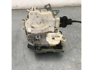 bontott AUDI A4 B8 Jobb első Ajtózár