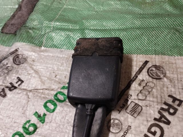 bontott AUDI A4 B8 Jobb első Biztonsági Öv Csat