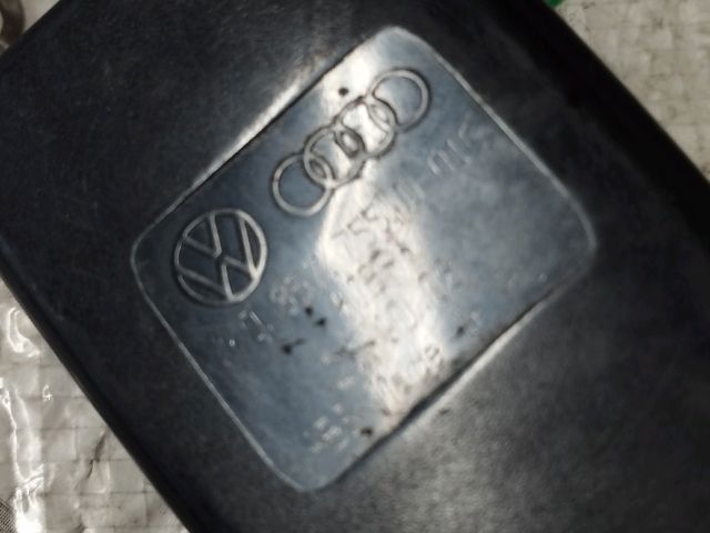 bontott AUDI A4 B8 Jobb első Biztonsági Öv Csat