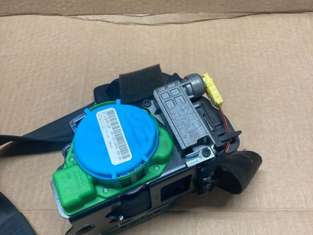 bontott AUDI A4 B8 Jobb első Biztonsági Öv