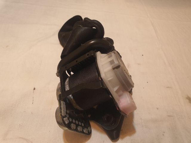 bontott AUDI A4 B8 Jobb első Biztonsági Öv