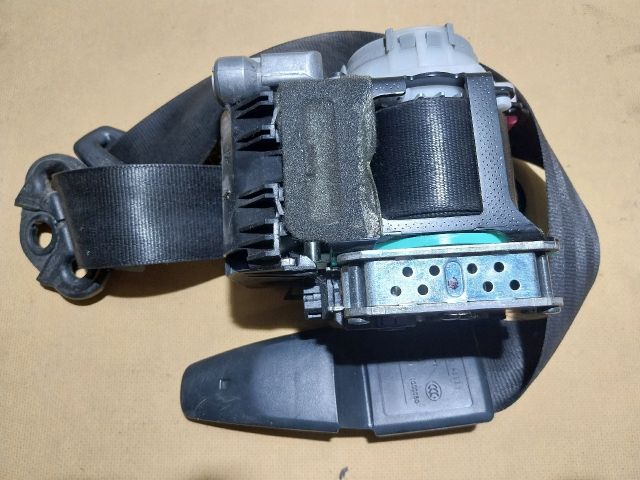 bontott AUDI A4 B8 Jobb első Biztonsági Öv