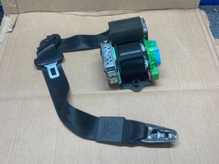 bontott AUDI A4 B8 Jobb első Biztonsági Öv