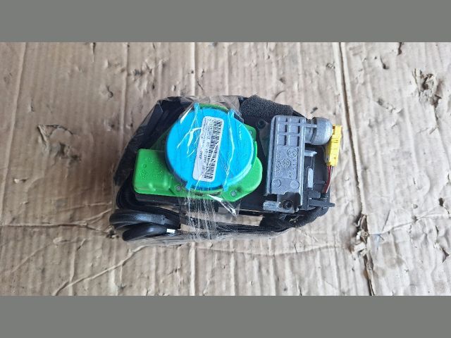 bontott AUDI A4 B8 Jobb első Biztonsági Öv