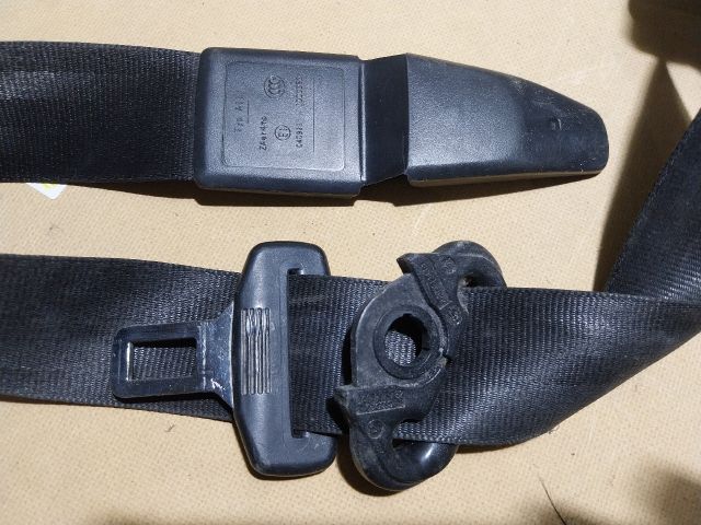 bontott AUDI A4 B8 Jobb első Biztonsági Öv