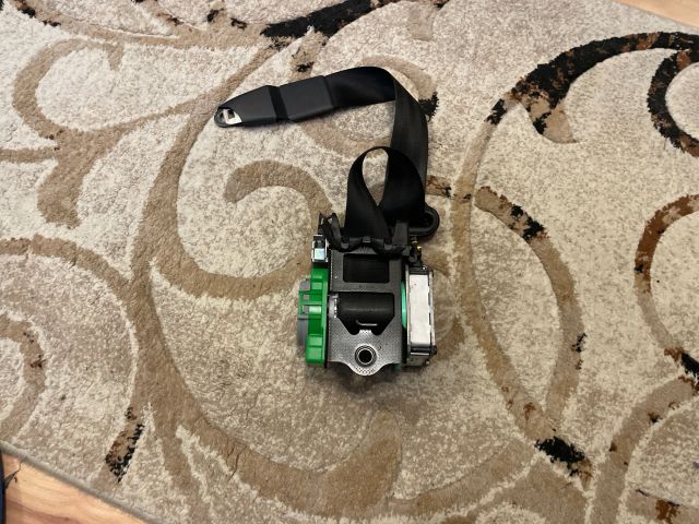 bontott AUDI A4 B8 Jobb első Biztonsági Öv