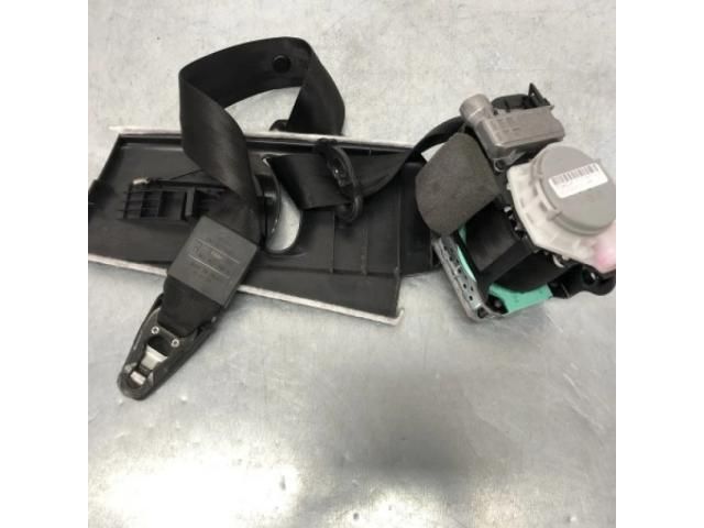 bontott AUDI A4 B8 Jobb első Biztonsági Öv