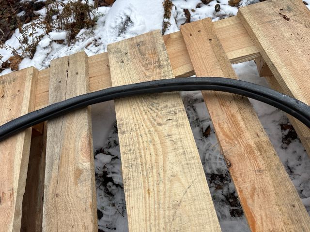 bontott AUDI A4 B8 Jobb első Gumikéder