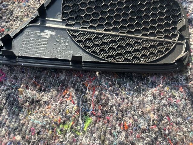 bontott AUDI A4 B8 Jobb első Hangszóró Burkolat