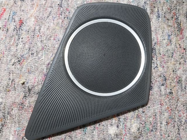 bontott AUDI A4 B8 Jobb első Hangszóró Burkolat