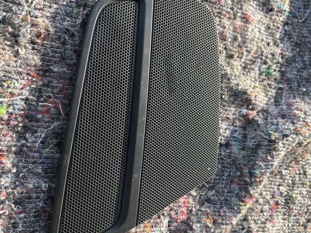 bontott AUDI A4 B8 Jobb első Hangszóró Burkolat
