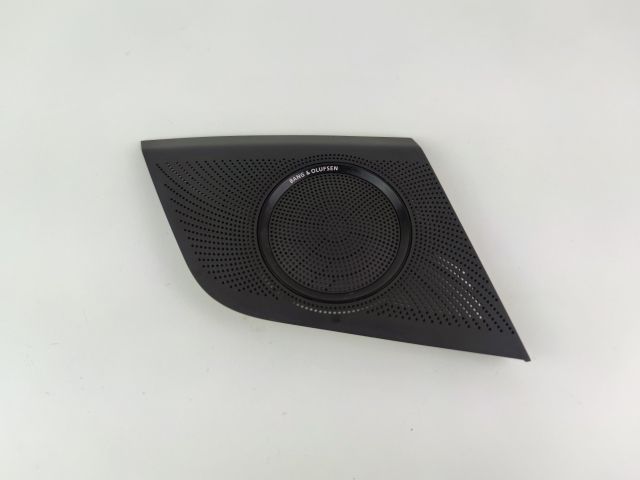 bontott AUDI A4 B8 Jobb első Kis Hangszóró Burkolat