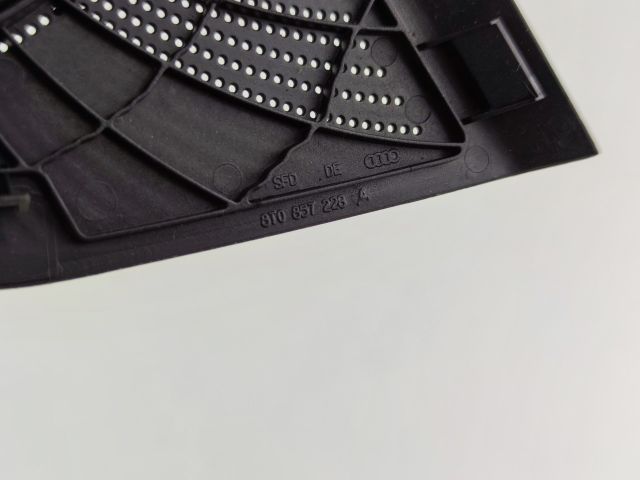 bontott AUDI A4 B8 Jobb első Kis Hangszóró Burkolat