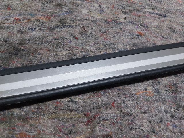 bontott AUDI A4 B8 Jobb első Küszöb Díszléc