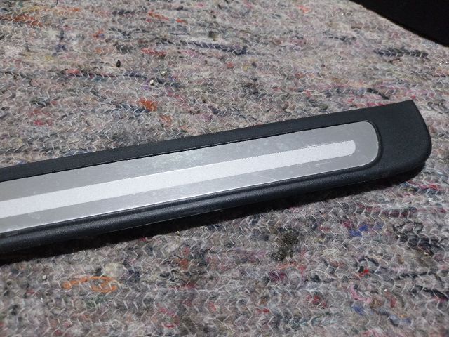 bontott AUDI A4 B8 Jobb első Küszöb Díszléc