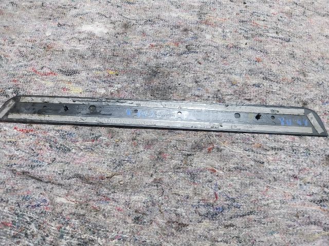 bontott AUDI A4 B8 Jobb első Küszöb Díszléc