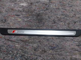 bontott AUDI A4 B8 Jobb első Küszöb Díszléc