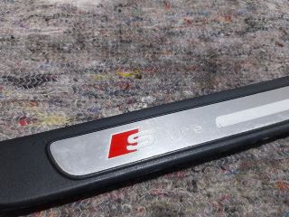 bontott AUDI A4 B8 Jobb első Küszöb Díszléc