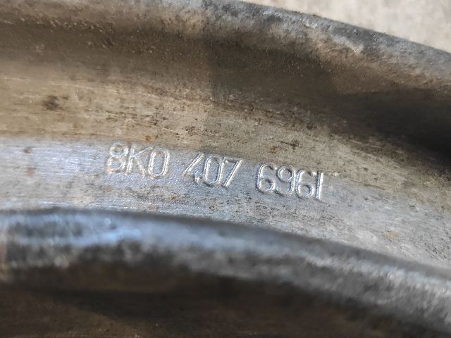 bontott AUDI A4 B8 Jobb első Lengőkar