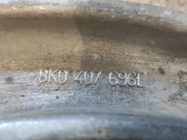 bontott AUDI A4 B8 Jobb első Lengőkar