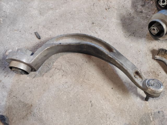 bontott AUDI A4 B8 Jobb első Lengőkar