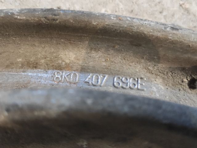 bontott AUDI A4 B8 Jobb első Lengőkar