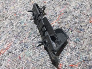 bontott AUDI A4 B8 Jobb első Lökhárító Tartó (Műanyag)