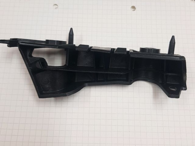 bontott AUDI A4 B8 Jobb első Lökhárító Tartó (Műanyag)