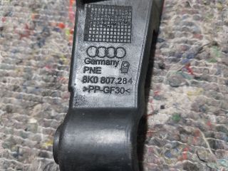 bontott AUDI A4 B8 Jobb első Lökhárító Tartó (Műanyag)