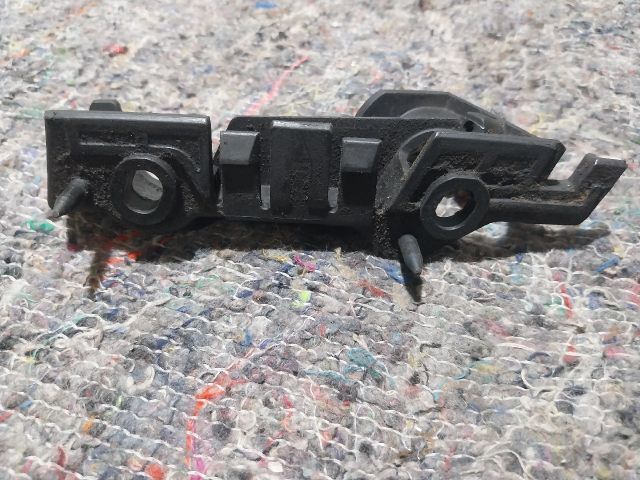 bontott AUDI A4 B8 Jobb első Lökhárító Tartó (Műanyag)