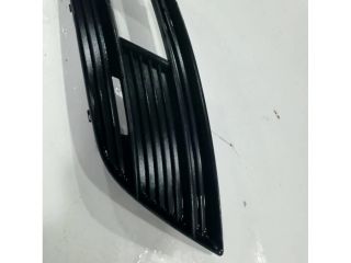 bontott AUDI A4 B8 Jobb első Lökhárító Vakborítás