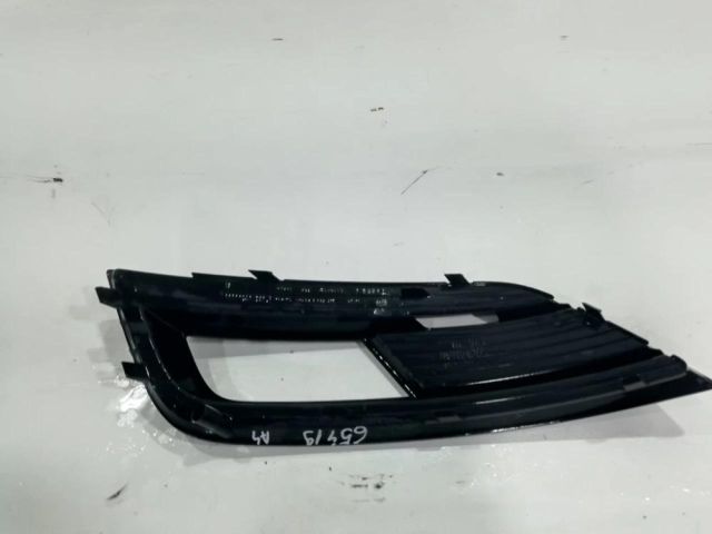 bontott AUDI A4 B8 Jobb első Lökhárító Vakborítás