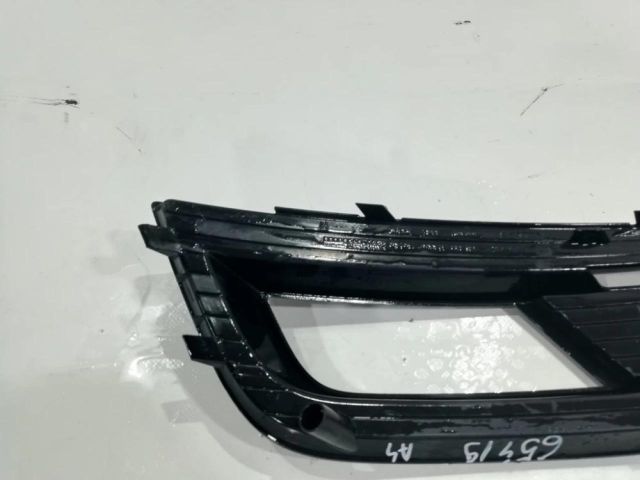 bontott AUDI A4 B8 Jobb első Lökhárító Vakborítás