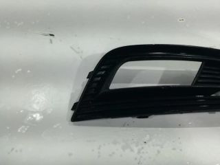 bontott AUDI A4 B8 Jobb első Lökhárító Vakborítás