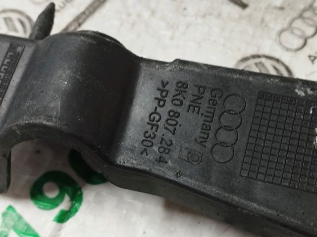 bontott AUDI A4 B8 Jobb első Oldal Lökhárító Tartó (Műanyag)