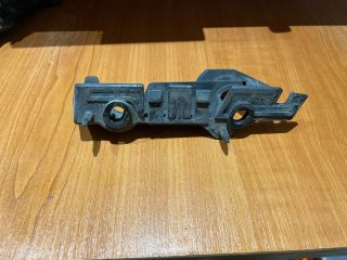 bontott AUDI A4 B8 Jobb első Oldal Lökhárító Tartó (Műanyag)