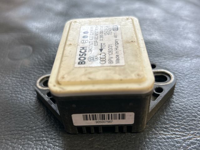 bontott AUDI A4 B8 Jobb első Oldal Ütközés Érzékelő