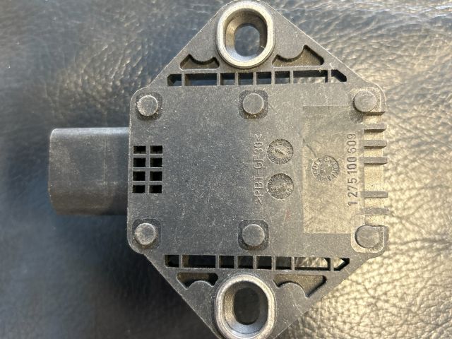 bontott AUDI A4 B8 Jobb első Oldal Ütközés Érzékelő