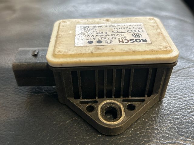 bontott AUDI A4 B8 Jobb első Oldal Ütközés Érzékelő