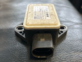 bontott AUDI A4 B8 Jobb első Oldal Ütközés Érzékelő