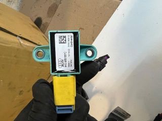 bontott AUDI A4 B8 Jobb első Oldal Ütközés Érzékelő