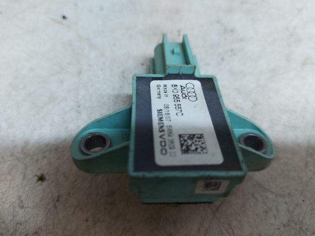 bontott AUDI A4 B8 Jobb első Oldal Ütközés Érzékelő