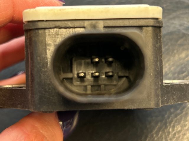 bontott AUDI A4 B8 Jobb első Oldal Ütközés Érzékelő