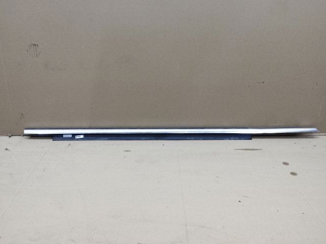 bontott AUDI A4 B8 Jobb első Vízlehúzó Gumicsík