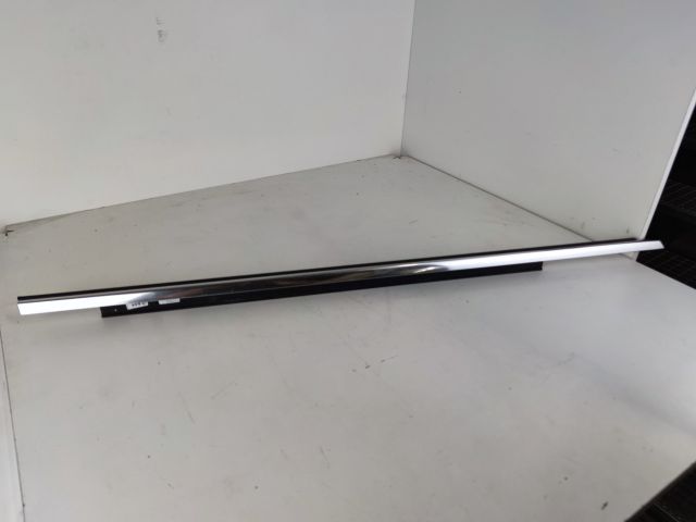 bontott AUDI A4 B8 Jobb első Vízlehúzó Gumicsík