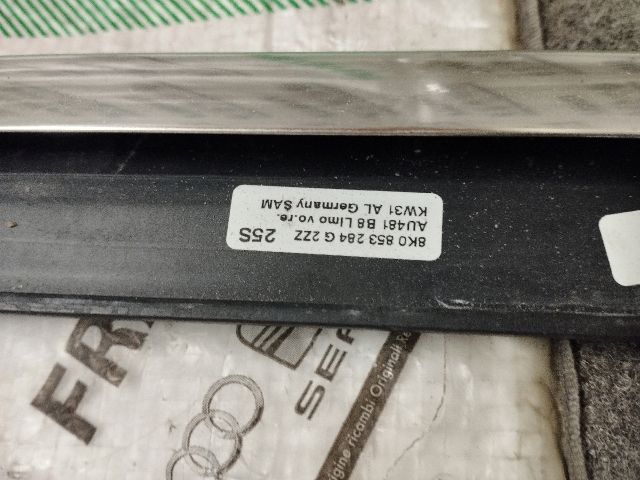 bontott AUDI A4 B8 Jobb első Vízlehúzó Gumicsík